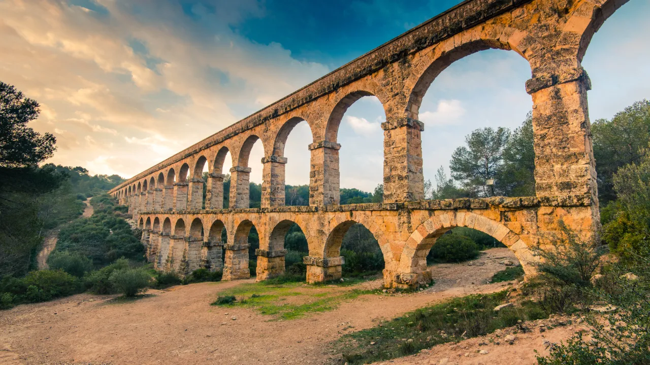 Pont del Diable - rzymski akwedukt z I wieku n.e.