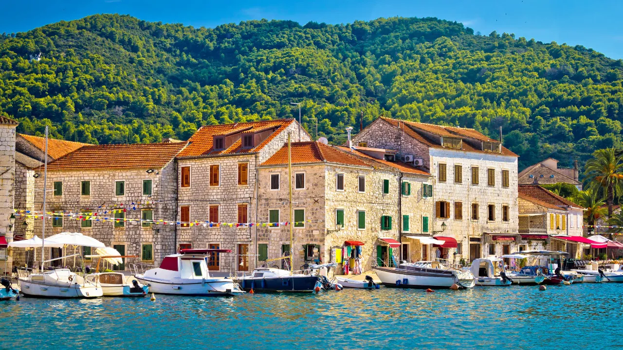 Hvar, znana jako "Adriatycka Madera" Hvar, znana jako "Adriatycka Madera"