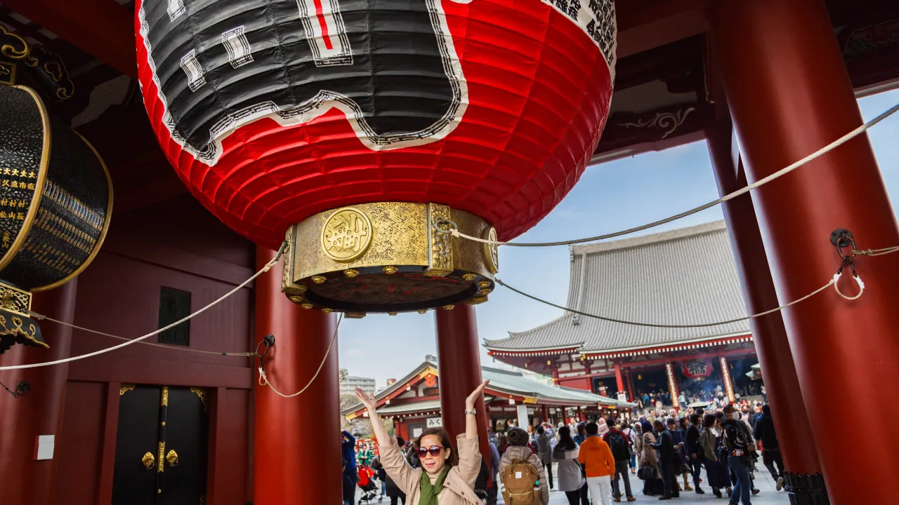 Świątynia Asakusa Kannon jest uważana za starszą niż Tokio Świątynia Asakusa Kannon jest uważana za starszą niż Tokio