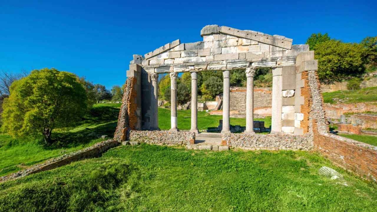 Apollonia, Albania – starożytne ruiny greckiej kolonii Apollonia, Albania – starożytne ruiny greckiej kolonii