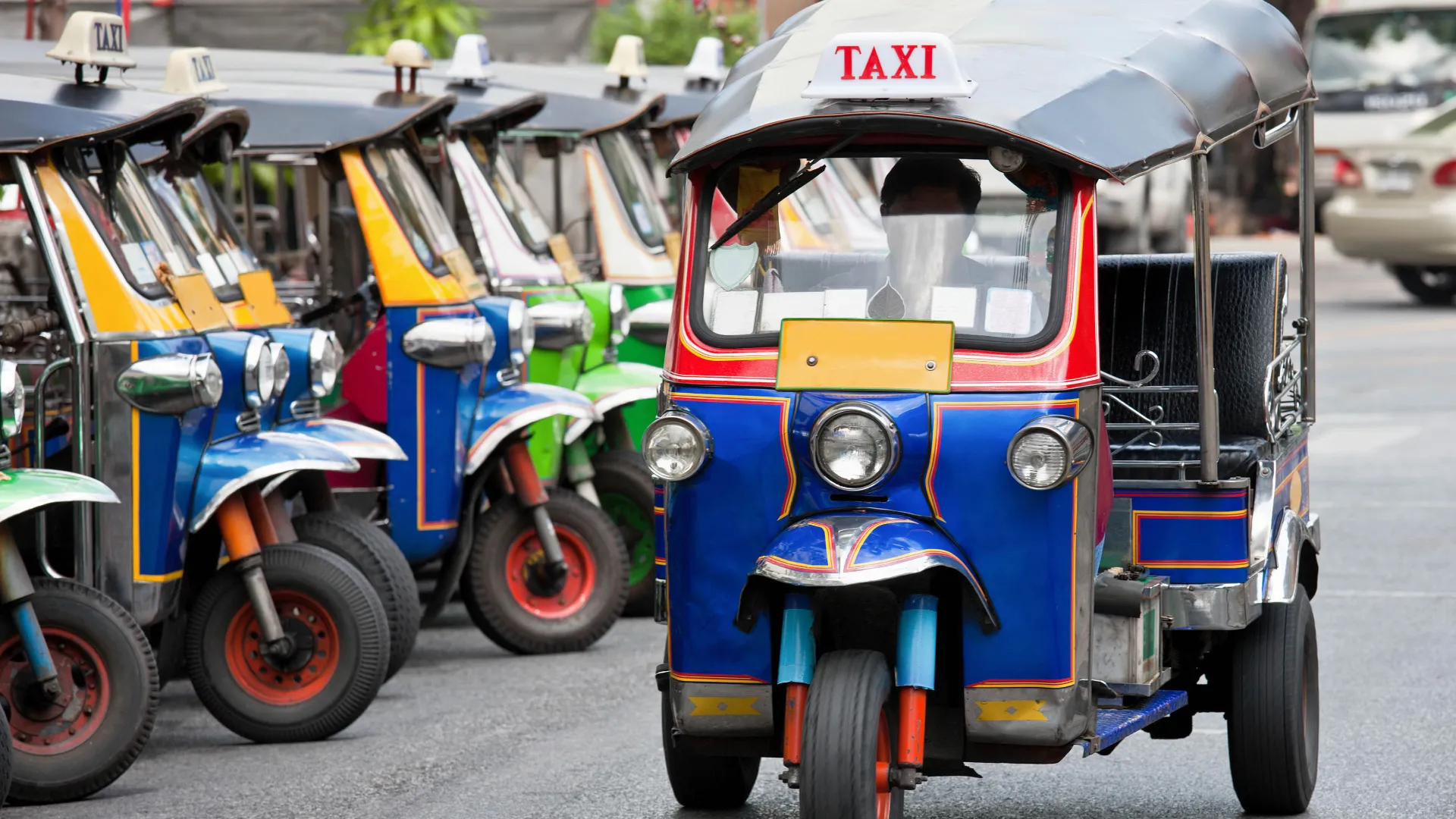 Pi-pi, łódź-łódź, tuk-tuk!